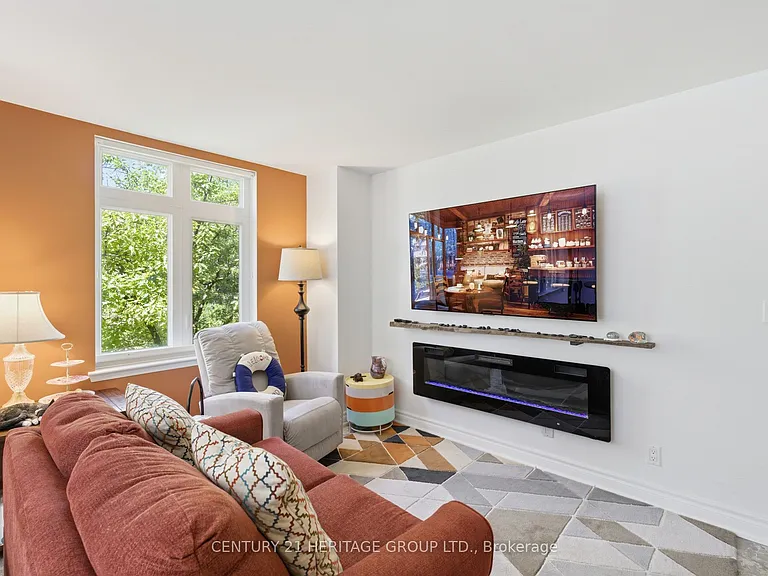 87 Lillian St #8 — Photo 10