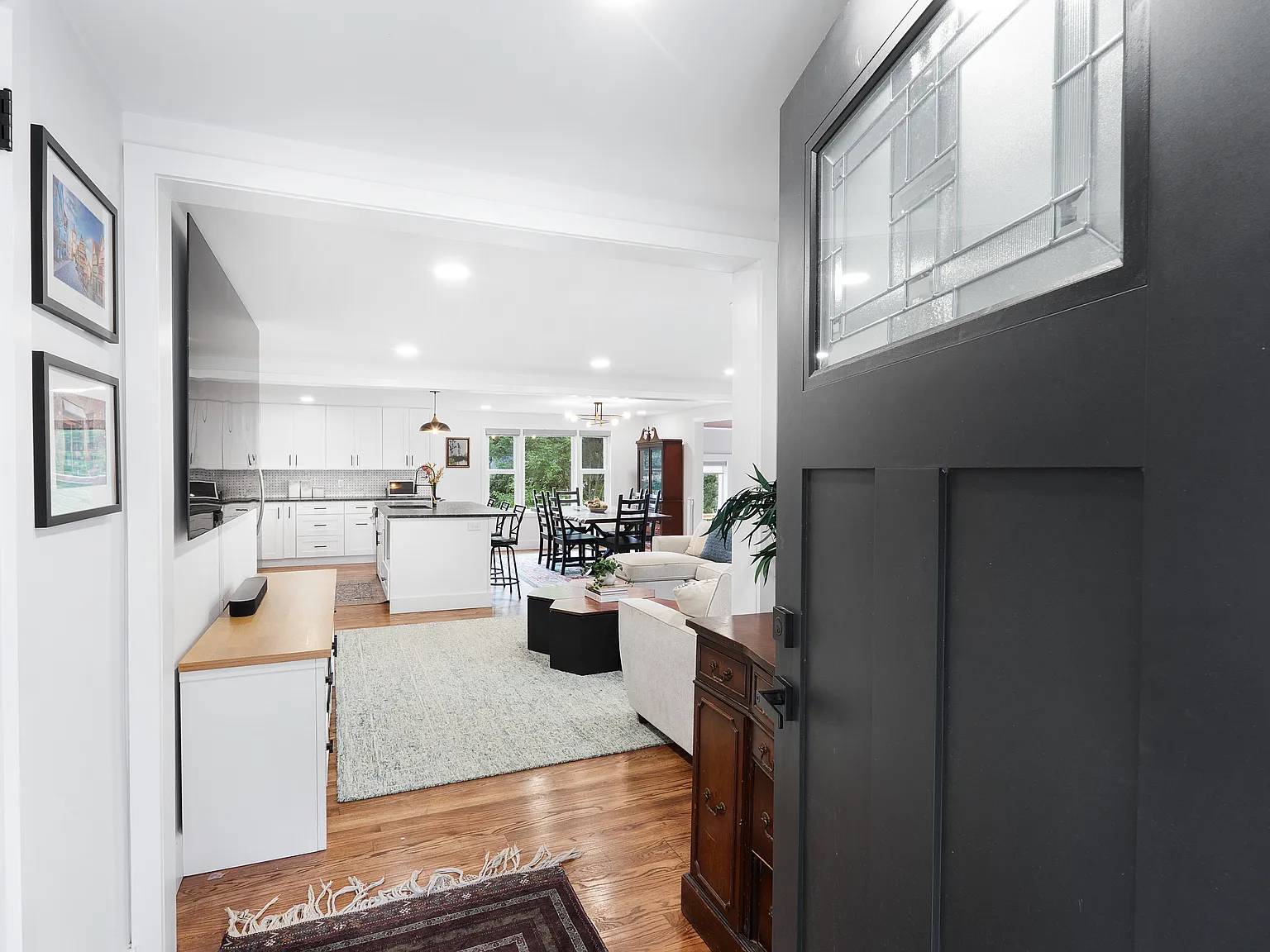 3 bed, $5,000 — Photo 2