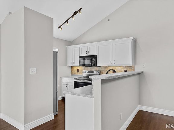 5th image of 1117 Arbor Creek Dr APT 3A