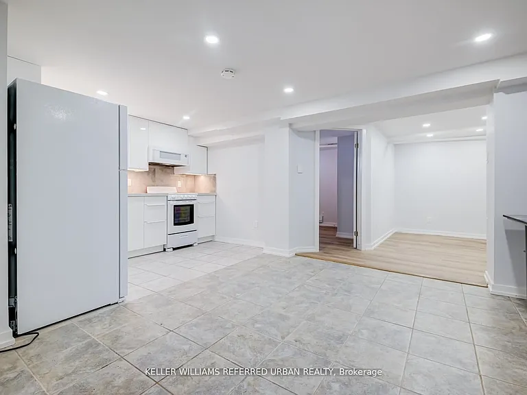 2556 Lake Shore Blvd W #LOWER — Photo 8
