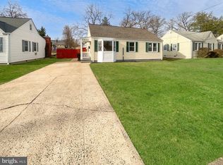 6902 Westcott Rd, Falls Church, VA 22042