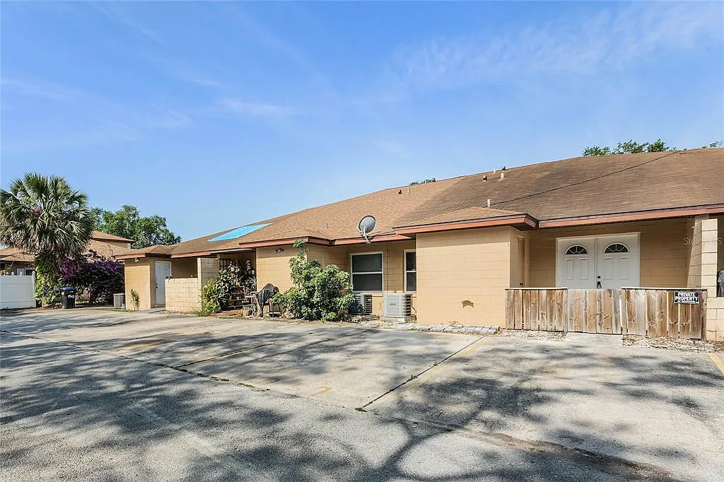 3 bed, 2.0 bath, 1377 sqft, $1,865 — Photo 1