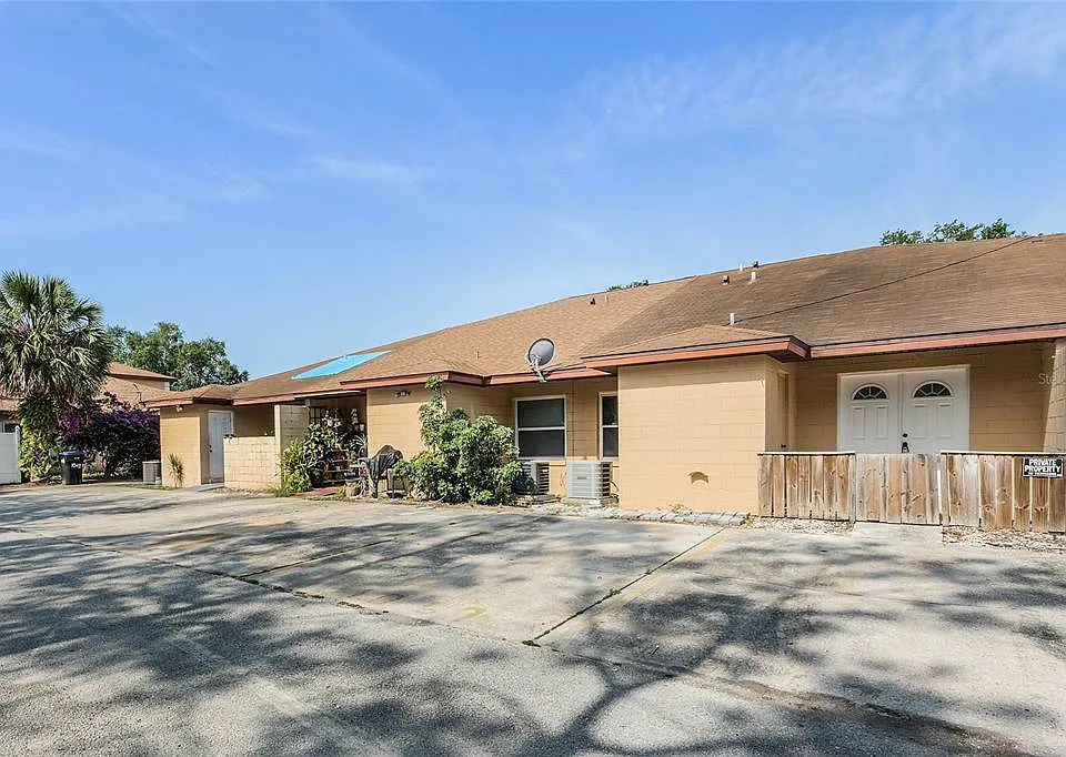 1067 Sophie Blvd