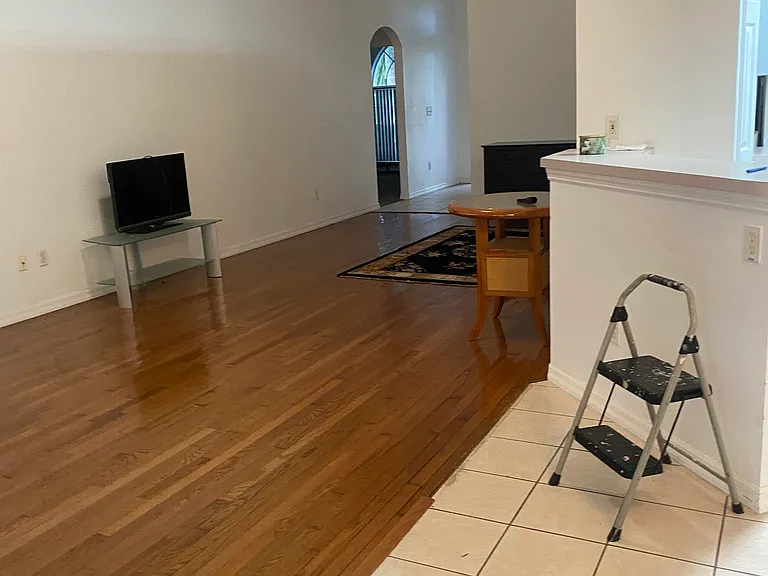 313 Seville Pointe Ave — Photo 11