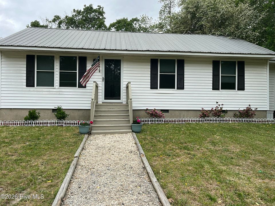 1st image of 206 D Carlton Street