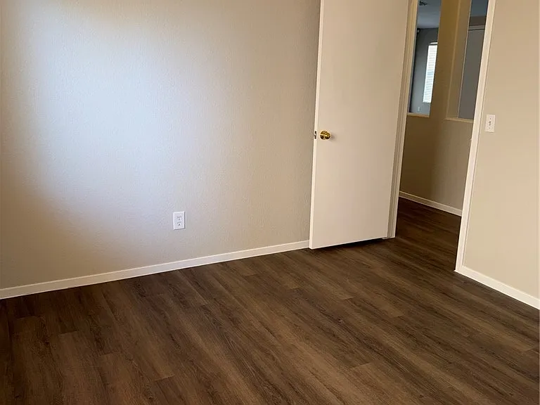 8056 Sweet Clover Ct — Photo 17