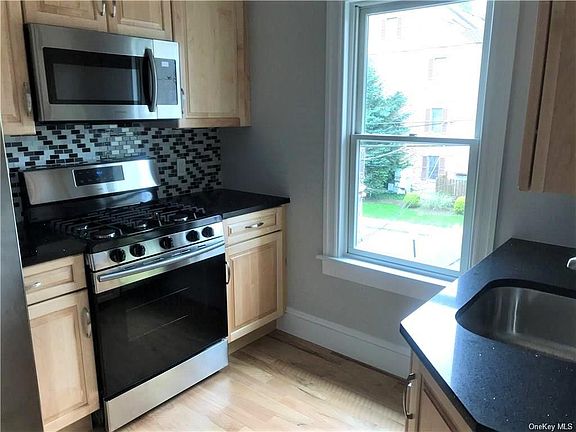 4th image of 35 N Franklin St