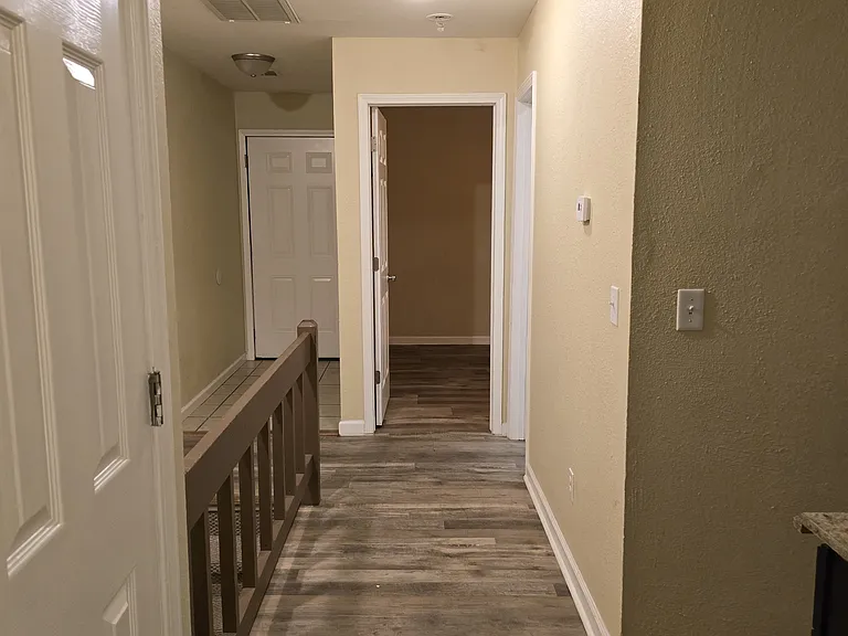 18 Bentree Ln #403 — Photo 28