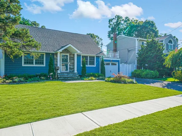 6 Tyrconnell Avenue, Massapequa Park, NY 11762