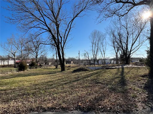 630 E Crumb Ave, Puxico, MO 63960