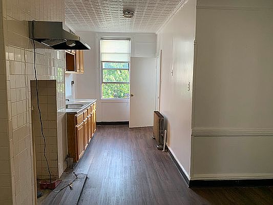 4th image of 206 Knickerbocker Ave #3A
