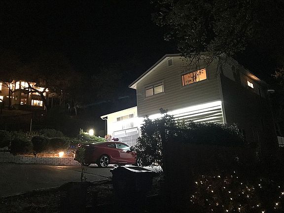 4th image of 10 Oak Park Dr
