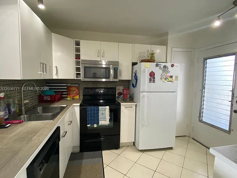 873 NE 195th St #308 — Photo 19