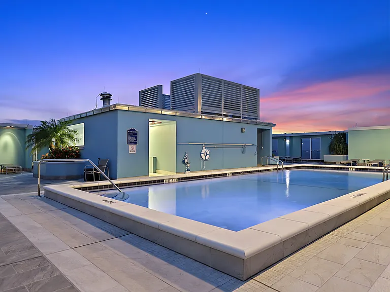 1 Beach Dr SE #2512 — Photo 34