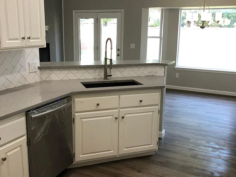 1709 Pinnacle Ln — Photo 4