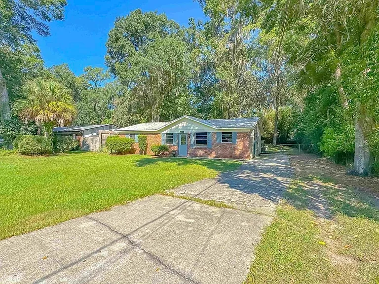 2034 Harriet Dr — Photo 42
