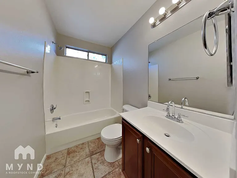 12418 W Valentine Ave — Photo 14