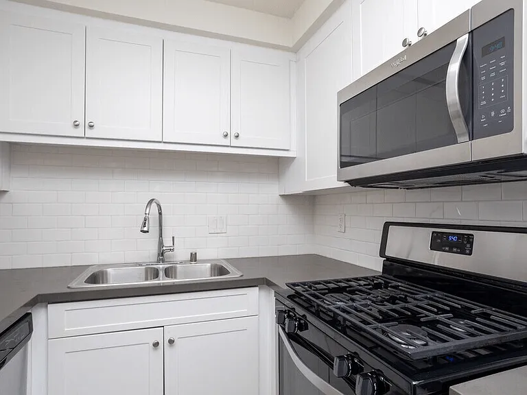 South Olive Apartments — Photo 8