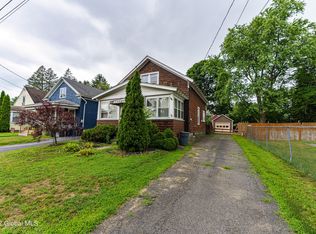 243 Clayton Rd, Schenectady, NY 12304