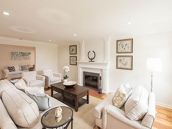 3rd image of 1020 Windermere Ave