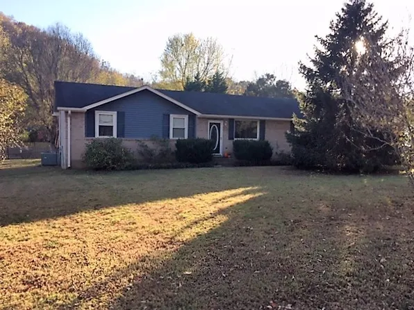 225 Garcia Dr, Pegram, TN 37143