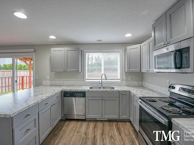17015 NE 31st Way — Photo 28