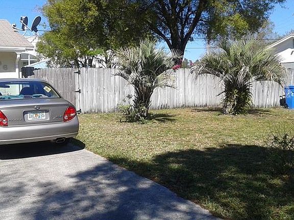 3rd image of 8806 Plum Grove Ct