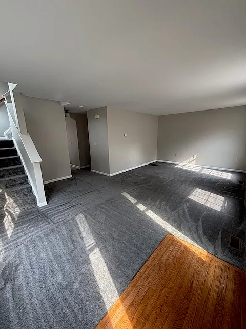 3 bed, 2.5 bath, 1908 sqft, $2,350 — Photo 2
