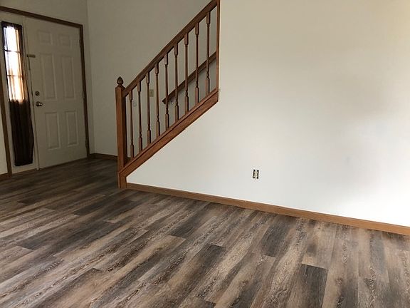 4th image of 8242 Rocky Glen Pl