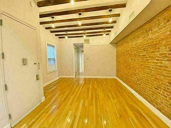 3rd image of 433 Menahan St #3