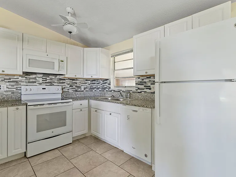 2344 Starlite Ln — Photo 21