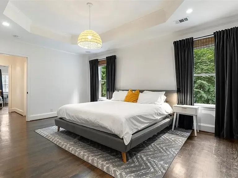 3825 Peachtree Dunwoody Rd NE — Photo 81