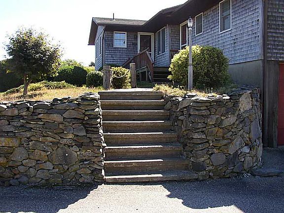 3rd image of 31 Gale Dr
