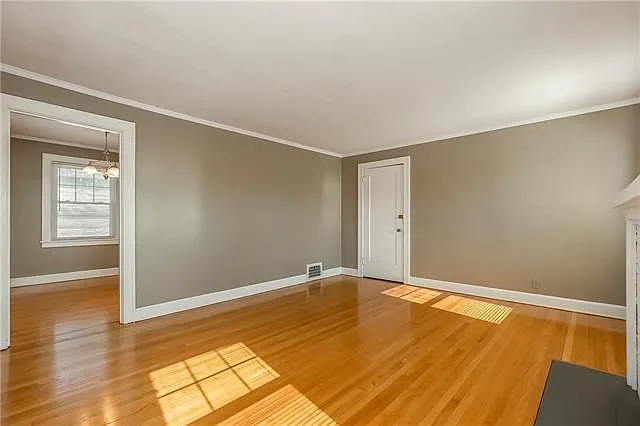 2 bed, 1300 sqft, $1,800 — Photo 4