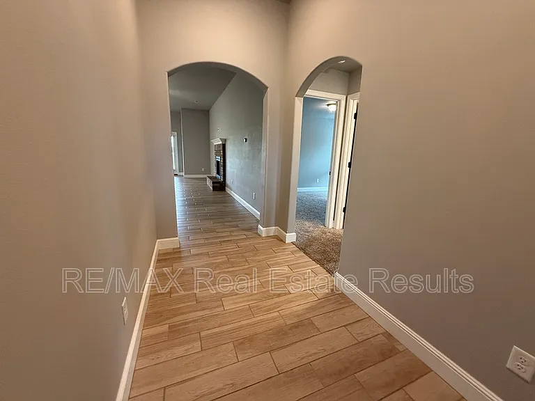 700 Gala Cir — Photo 4