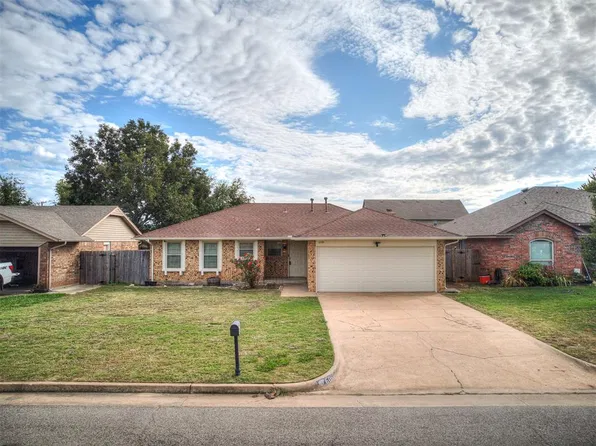 608 Kings Mnr, Moore, OK 73160