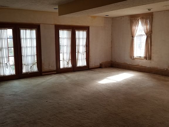 5th image of 703 E Grist Mill Way