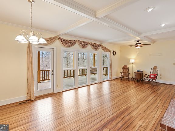 4th image of 444 Covered Bridge Rd