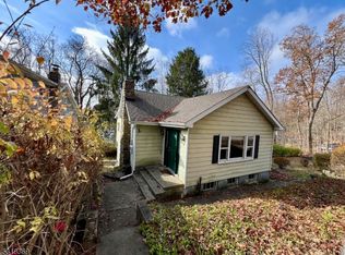 26 Washington Dr, Sparta, NJ 07871