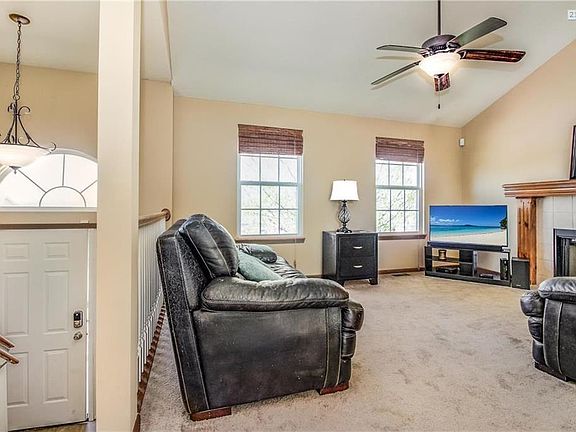 4th image of 3018 SW Shadow Brook Dr