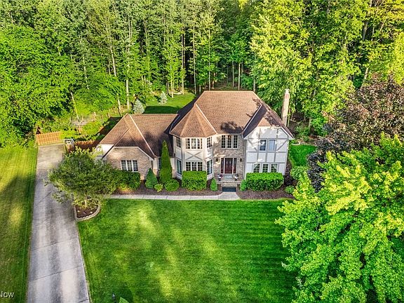 3rd image of 85 Hickory Hollow Dr