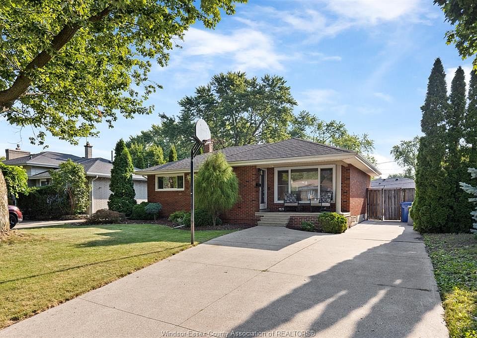 1st image of 462 Dormar Dr