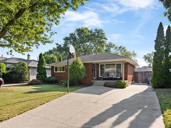 462 Dormar Dr, Windsor, ON N8S 3Z4
