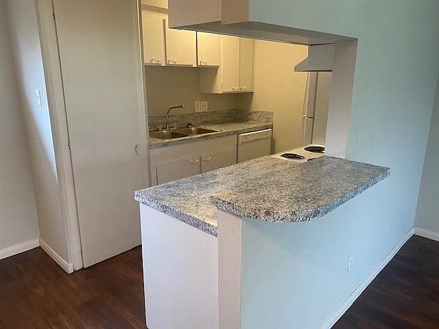 1st image of 918 Heights Blvd #17