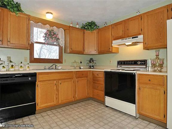 5th image of 4 Vanderland Ave