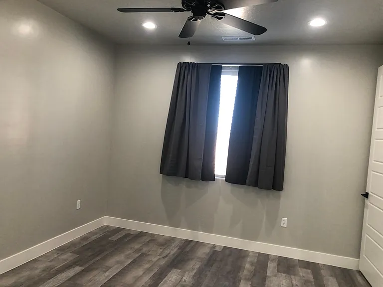 1142 E Majestic Court Dr — Photo 12