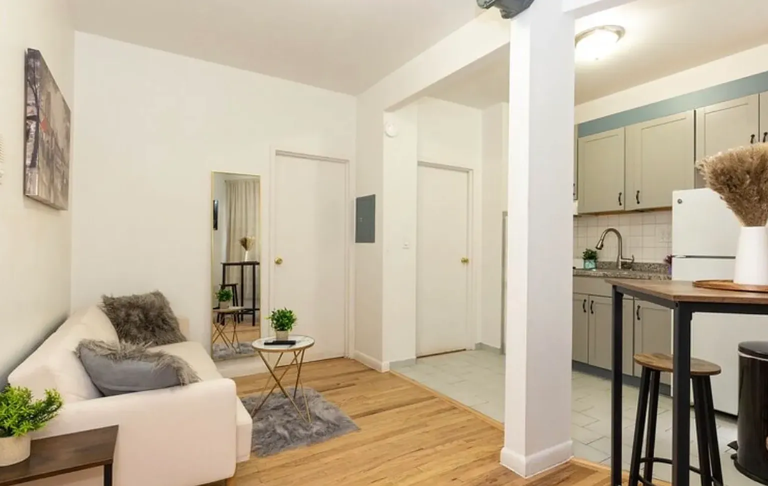 215 West 109th Street — Photo 1