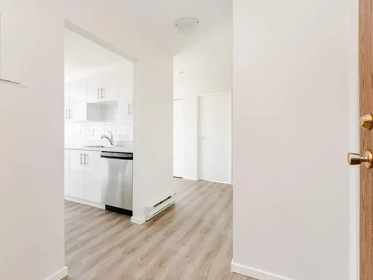 2433 Malaview Ave — Photo 12