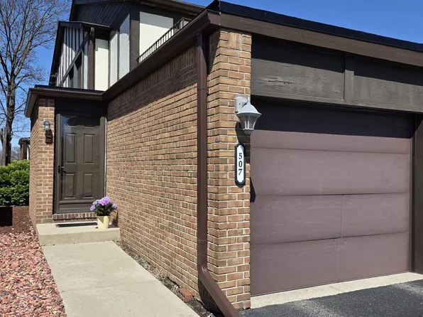 507 Country Club Dr, Saint Clair Shores, MI 48082