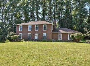 146 Selborne Chase, Fairport, NY 14450